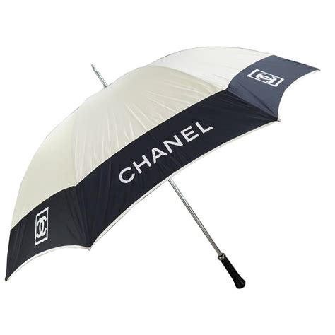 Parapluie Chanel .